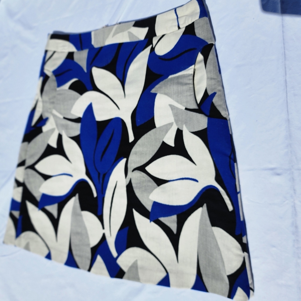 J McLaughlin Cobalt Blue Black Cream Leaf Floral Print a-line Skirt Size 2